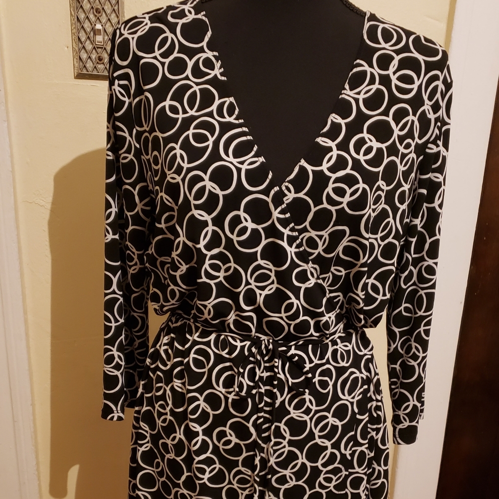 Faith Love Passion - Black/white sheath dress